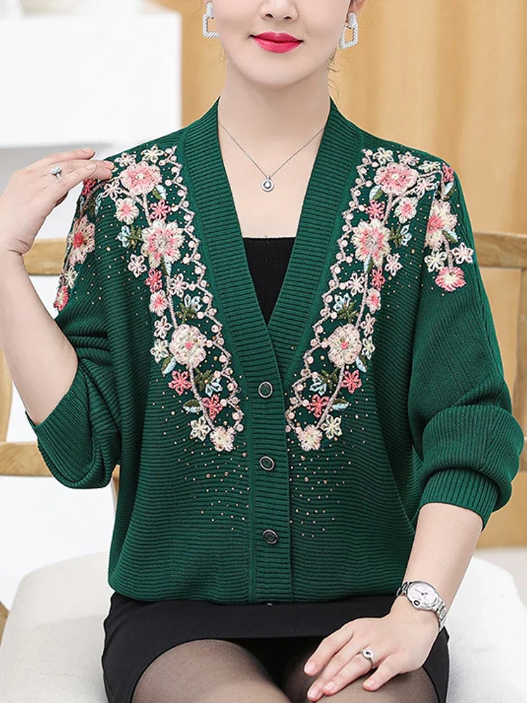 Woman Sweaters Coat New Autumn Knitted Female Cardigan Jumper Women Clothes V Neck Mother Embroidery Cardigan Coat
Woman Sweaters Coat New Autumn Knitted Female Cardigan Jumper Women Clothes V Neck Mother Embroidery Cardigan Coat