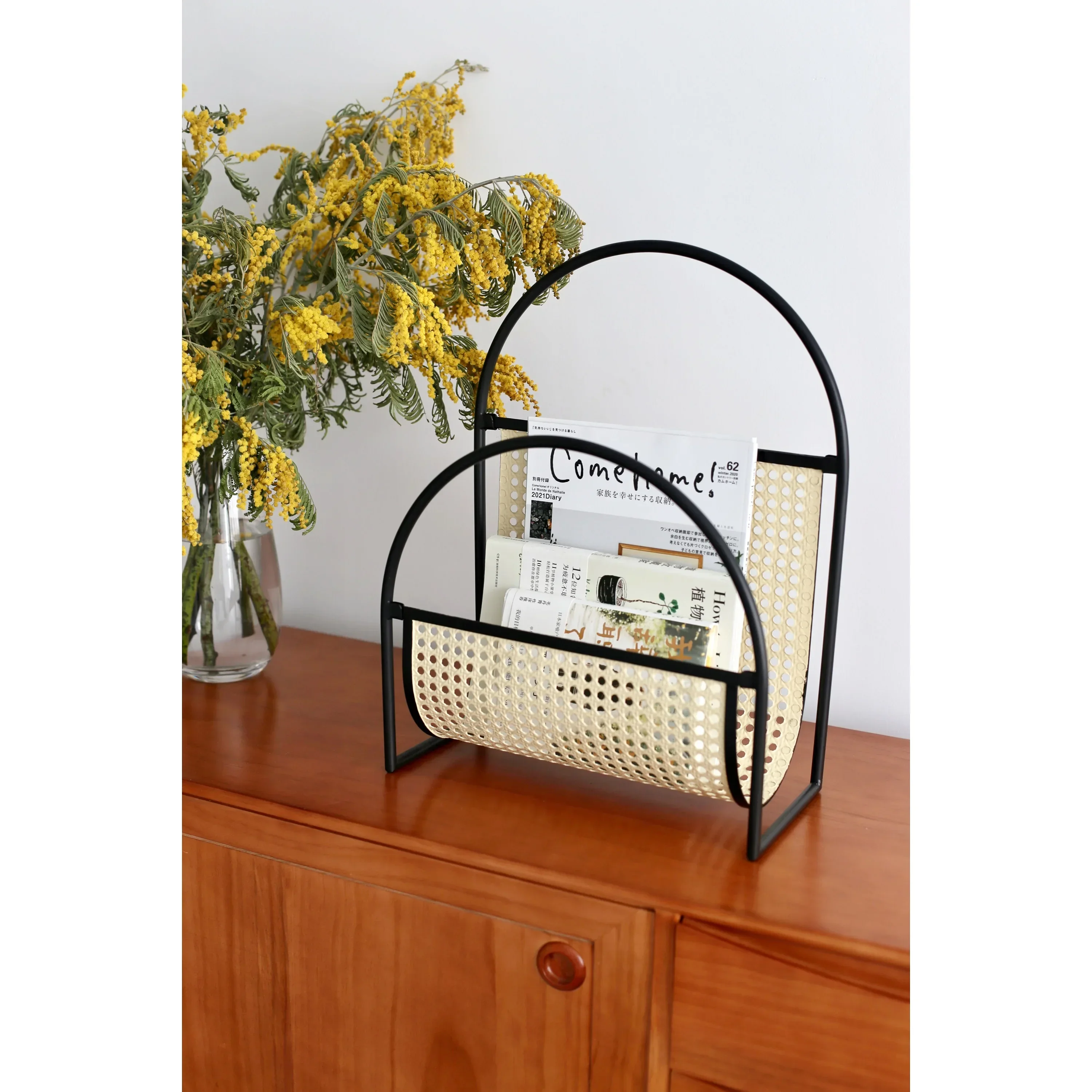 Japanese Metal Magazine Rack Periodical Shelf Sofa Storage Stand Decor Design Shelving Living Room
Japanese Metal Magazine Rack Periodical Shelf Sofa Storage Stand Decor Design Shelving Living Room