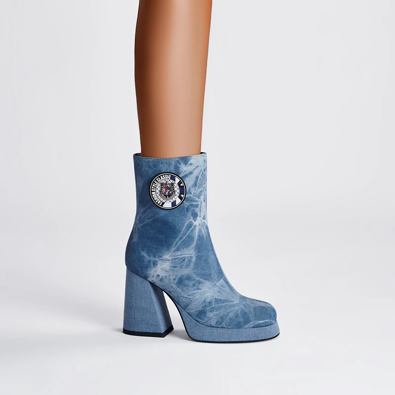 Kaky's new denim round toe thick high heel waterproof platform large size women's boots short boots
Kaky's new denim round toe thick high heel waterproof platform large size women's boots short boots