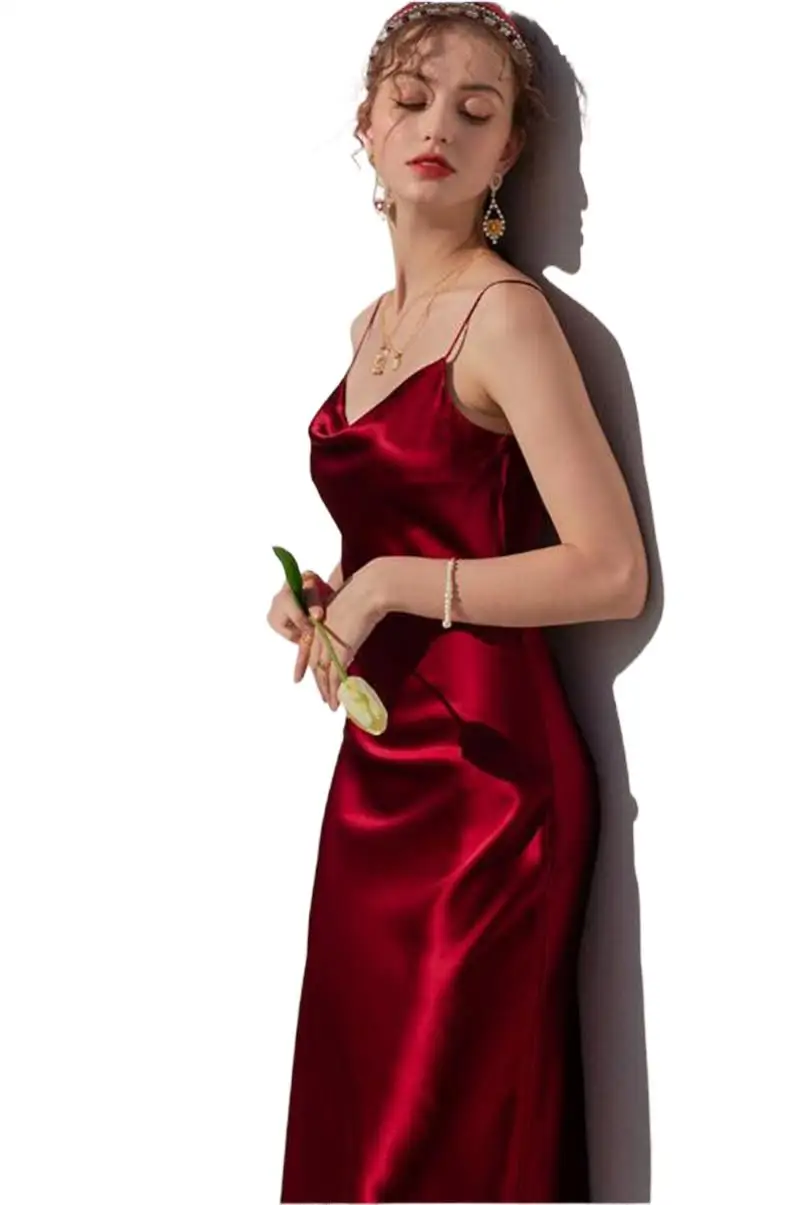 Women wedding Satin Slip Dress Femme long Robe Vestidos Burgundy Vintage Sexy Spaghetti Strap artificial silk Party Dresses
Women wedding Satin Slip Dress Femme long Robe Vestidos Burgundy Vintage Sexy Spaghetti Strap artificial silk Party Dresses