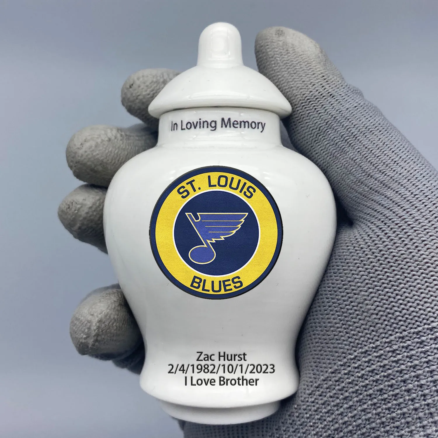

Mini Urn for St. Louis Blues- Hockey themed customize Urn.Send me the name/date you want to appear on the urn by Remarks Message