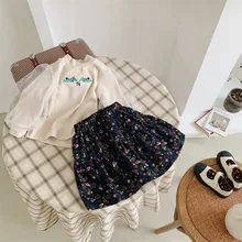 2022 Girl Clothes Outfits Spring Autumn Little Girls Skirt And Lace Top Two Piece Set Korean Children Clothing Kids Cute Clothes 
2022 Girl Clothes Outfits Spring Autumn Little Girls Skirt And Lace Top Two Piece Set Korean Children Clothing Kids Cute Clothes
