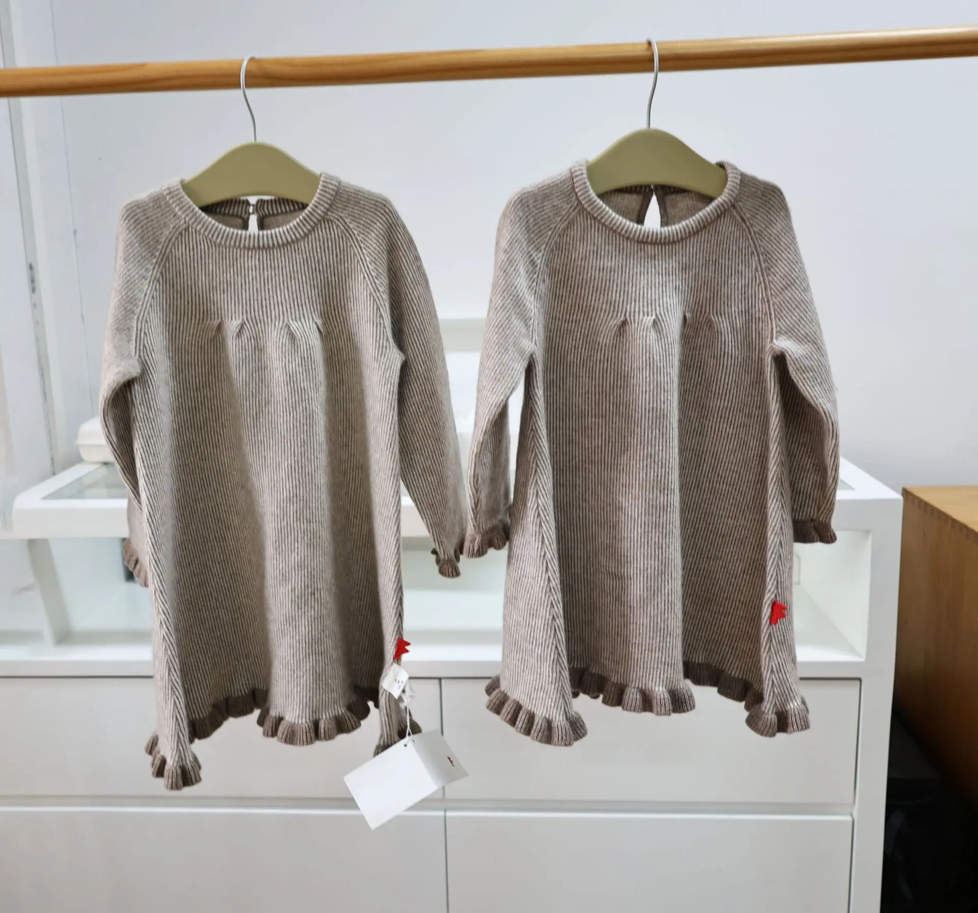 Kids Wool Dress 2023 Winter Girls Brand Design Cute Long Sleeve Knit Princess Dress
Kids Wool Dress 2023 Winter Girls Brand Design Cute Long Sleeve Knit Princess Dress