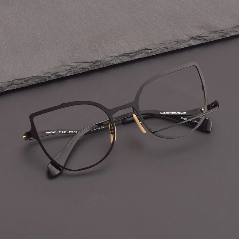 2023 New fashion butterfly glasses frame men Designer classic alloy optical eyeglasses Myopia reading women personalized eyewear
2023 New fashion butterfly glasses frame men Designer classic alloy optical eyeglasses Myopia reading women personalized eyewear