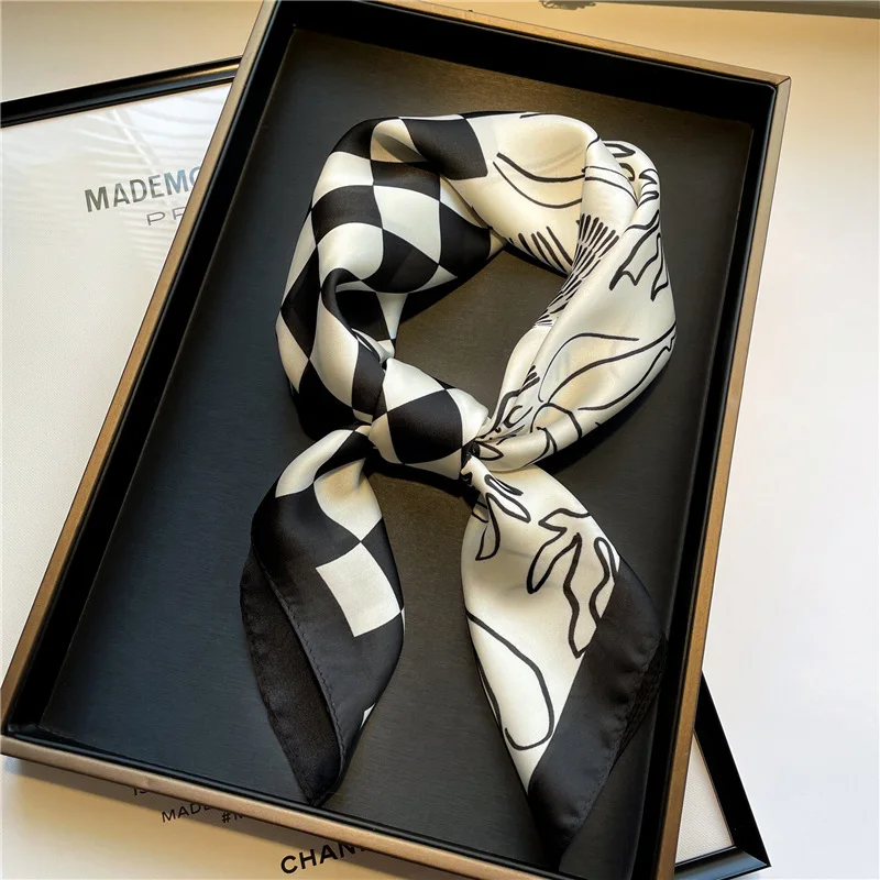 Designer Brand Spring and Summer Fashion Small Square Plaid Decorative Scarf Simple Printed Square Scarf Checkerboard Silk Scarf
Designer Brand Spring and Summer Fashion Small Square Plaid Decorative Scarf Simple Printed Square Scarf Checkerboard Silk Scarf