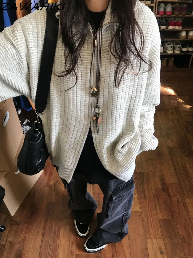 Spring Autumn American Retro Loose Versatile Turn-down Collar Zip-up Long Sleeve Overcoat Knitted Solid Color Korean Chic Top
Spring Autumn American Retro Loose Versatile Turn-down Collar Zip-up Long Sleeve Overcoat Knitted Solid Color Korean Chic Top