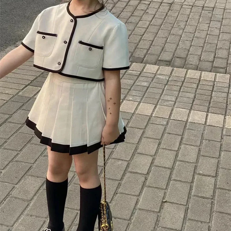 Girls Set 2023 New Korean Style Girls Little Fragrant Set Fashion Summer Dress College Style Pleated Dress 2pcs Set kids clothes
Girls Set 2023 New Korean Style Girls Little Fragrant Set Fashion Summer Dress College Style Pleated Dress 2pcs Set kids clothes