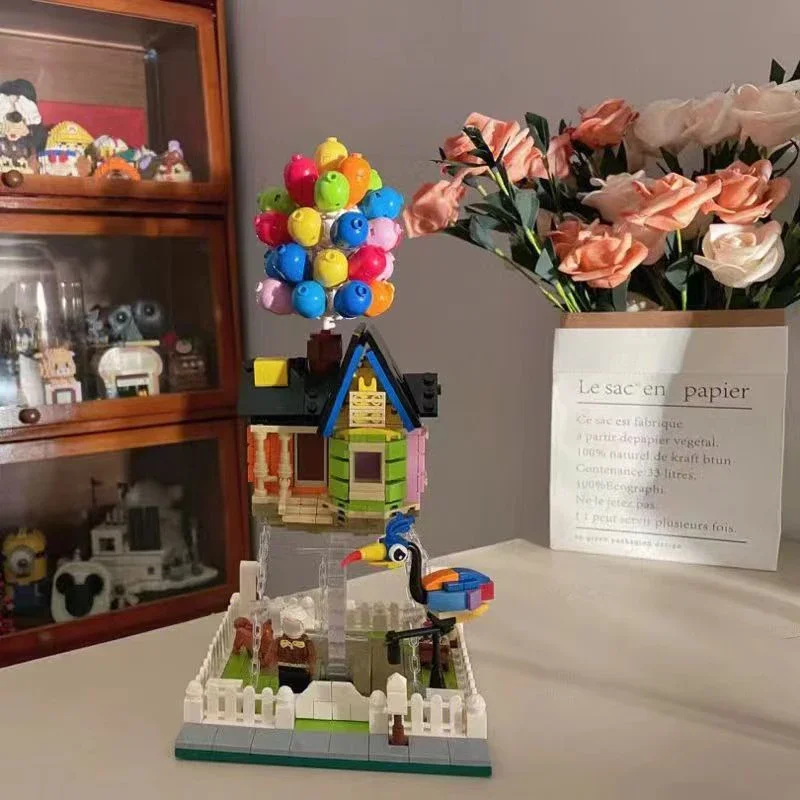 686PCS Flying Float Balloon House Building Block City Architecture Tensegrity Sculptures Classic with Figure Animal Children Toy 686PCS Flying Float Balloon House Building Block City Architecture Tensegrity Sculptures Classic with Figure Animal Children Toy