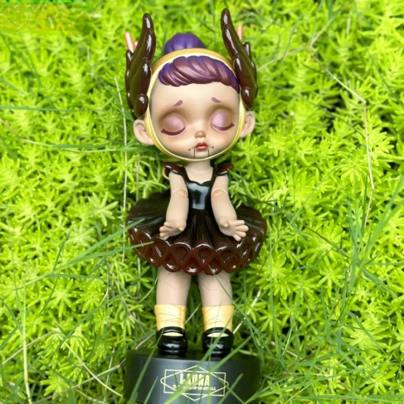 

Laura 200% The Wing of Daybreak Figure Puppet Doll Mysterious Nightbreak Girl Kawaii Design Concept Artistic Collection Toy