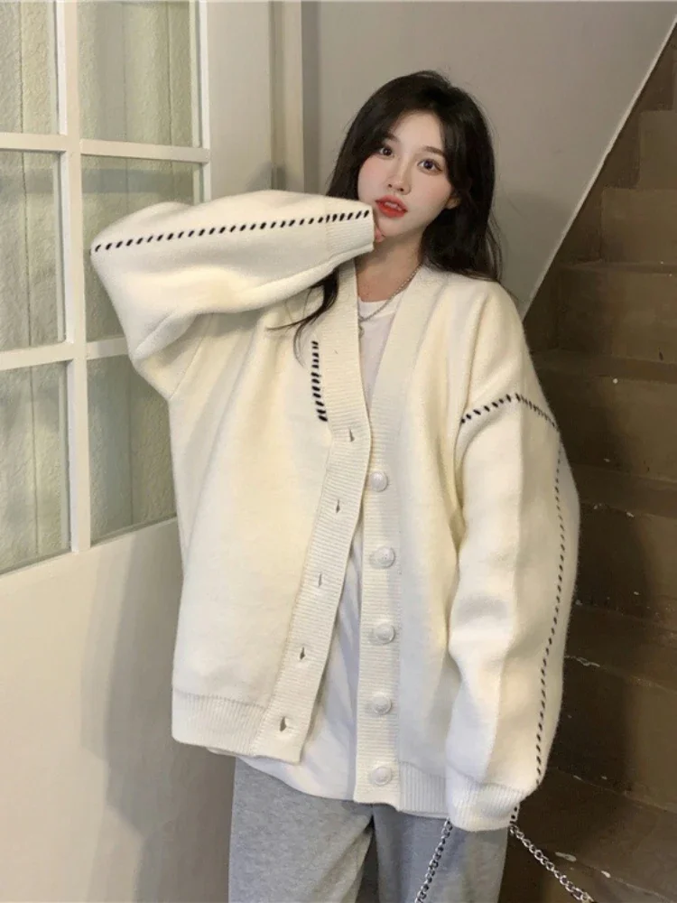 Fashion Women Sweaters 2023 Small Group Solid V-neck Long Sleeved Gentle Style Single Breasted Jerseys Women's Sweater
Fashion Women Sweaters 2023 Small Group Solid V-neck Long Sleeved Gentle Style Single Breasted Jerseys Women's Sweater