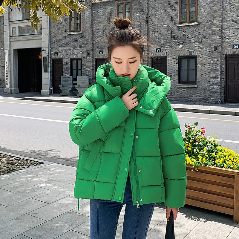 2023 Winter Cotton Short Fashion Coat Hooded Casual Solid Loose Female Parkas Zippers Bread Thickened Cotton Jacket
2023 Winter Cotton Short Fashion Coat Hooded Casual Solid Loose Female Parkas Zippers Bread Thickened Cotton Jacket