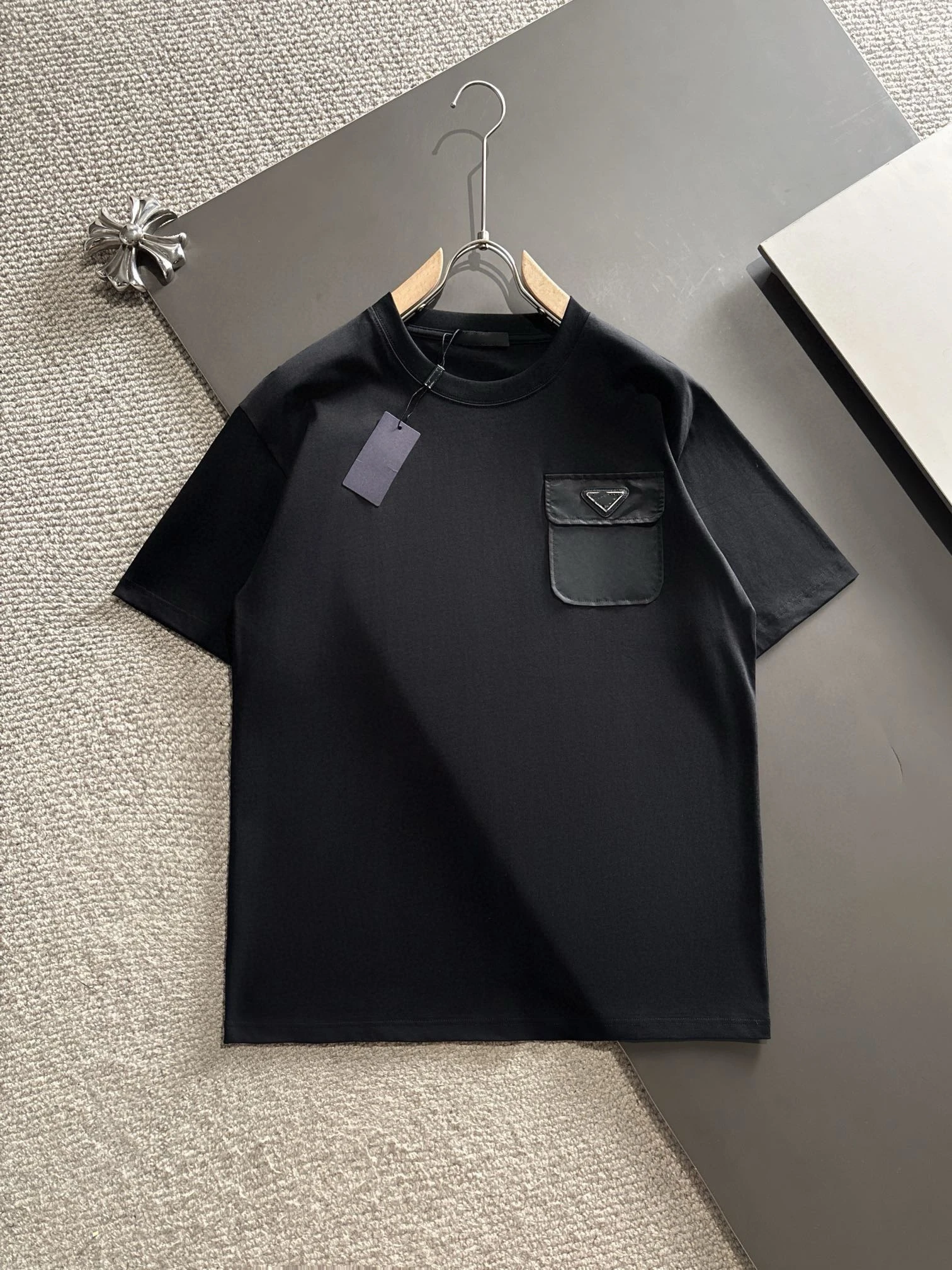 2024 Spring/Summer New Round Neck Short Sleeve T-shirt for Men's Fashion, Casual, Loose, Comfortable, Breathable, High Quality
2024 Spring/Summer New Round Neck Short Sleeve T-shirt for Men's Fashion, Casual, Loose, Comfortable, Breathable, High Quality