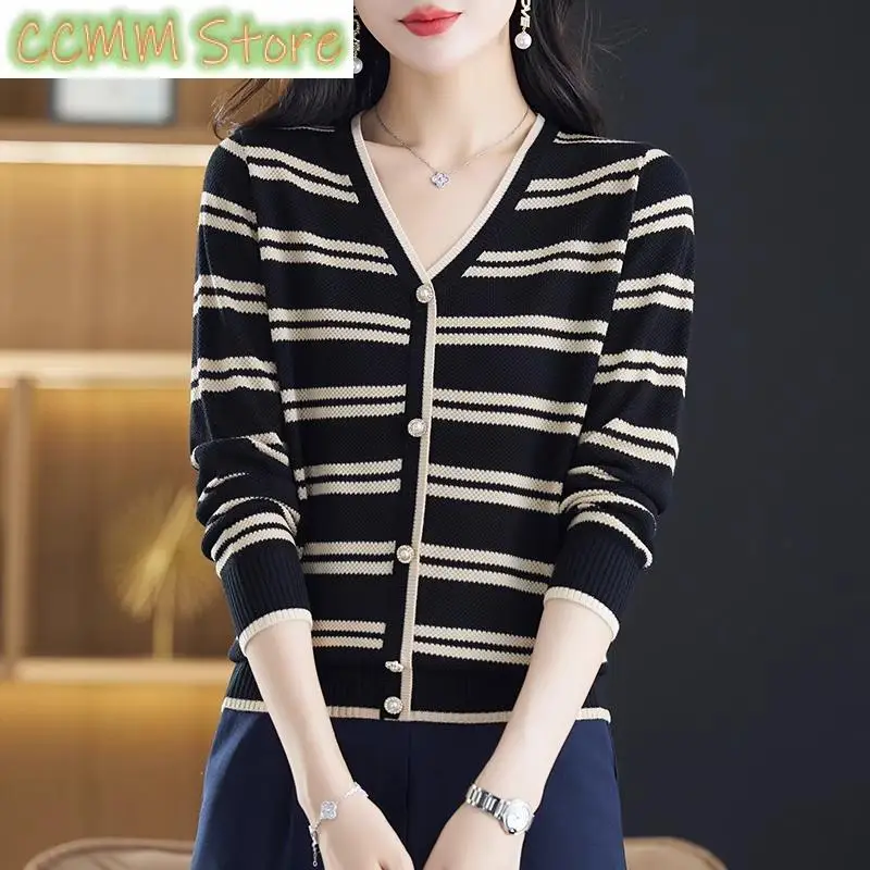 New Autumn Winter Striped Fashion Long Sleeve Cardigans Sweater Korean Fashion V-neck Loose Casual Versatile Women Knitted Tops
New Autumn Winter Striped Fashion Long Sleeve Cardigans Sweater Korean Fashion V-neck Loose Casual Versatile Women Knitted Tops