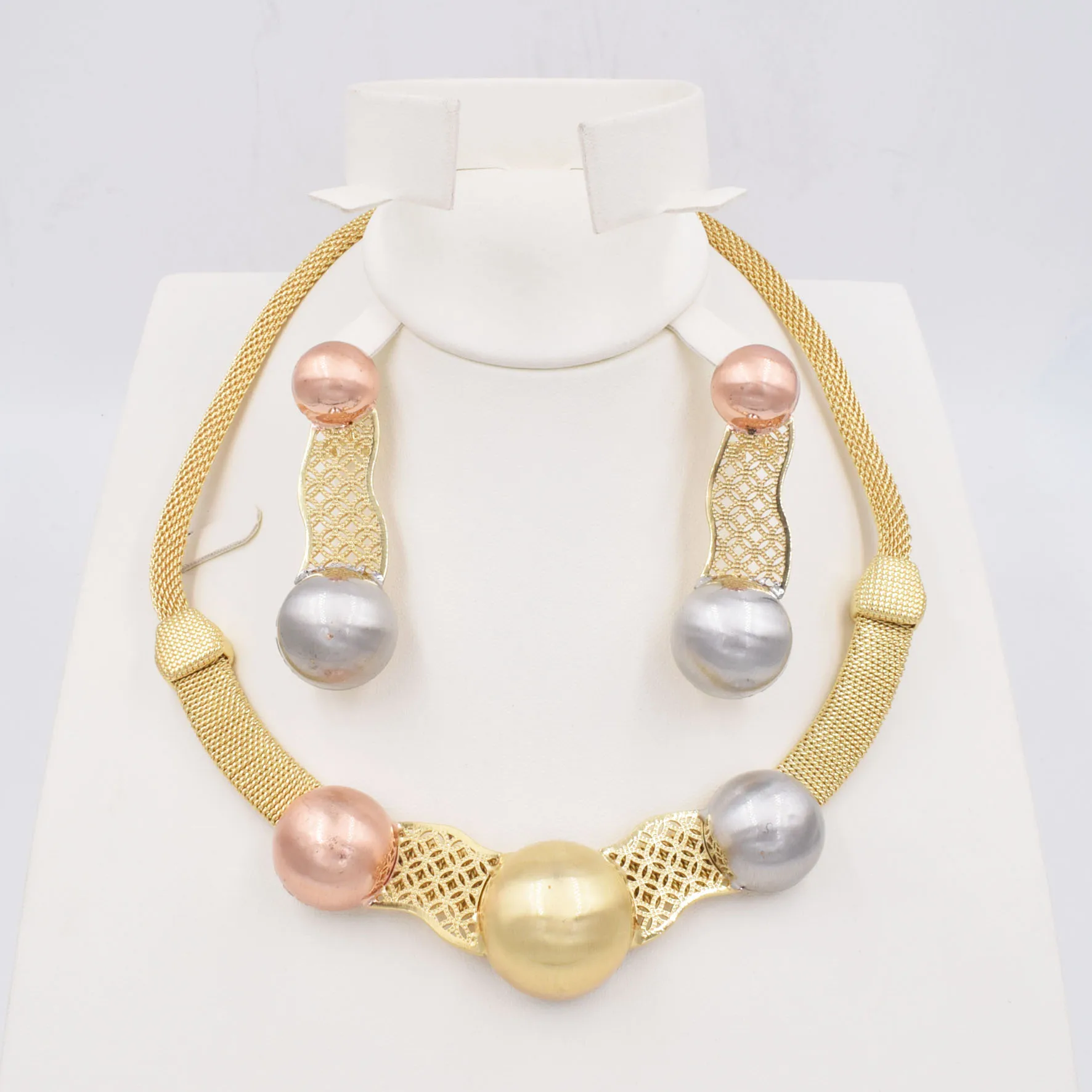 NEW Fashion Classic Ladies Big sets Earring Jewelry Sets and Nigerian Bride Luxury Elegant Necklace Jewelry Set Party
NEW Fashion Classic Ladies Big sets Earring Jewelry Sets and Nigerian Bride Luxury Elegant Necklace Jewelry Set Party
