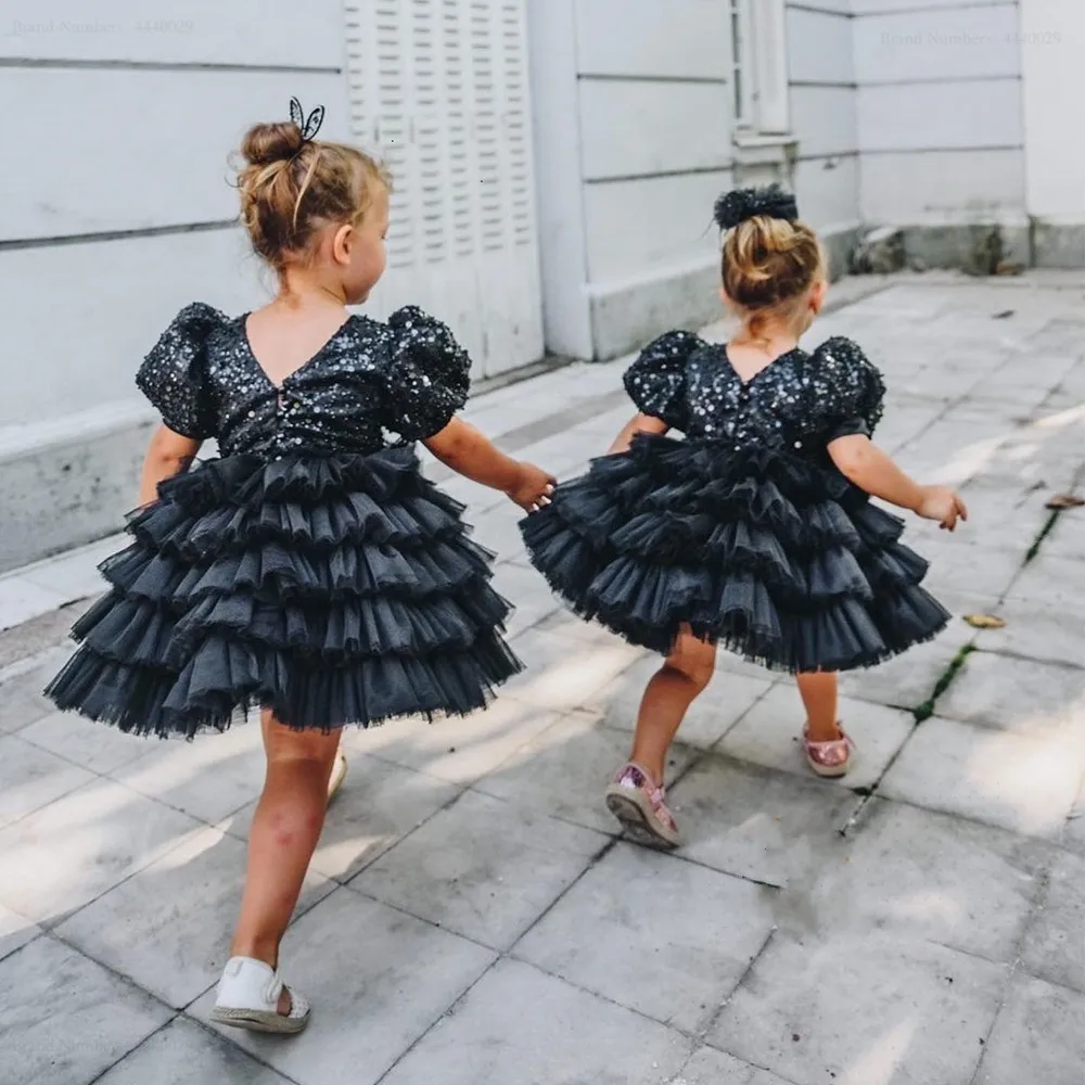 Handmade Baby Girls Dresses Puffy Skirt V Neck Infant Girls Birthday Party Dress Christmas New Year Gift
Handmade Baby Girls Dresses Puffy Skirt V Neck Infant Girls Birthday Party Dress Christmas New Year Gift
