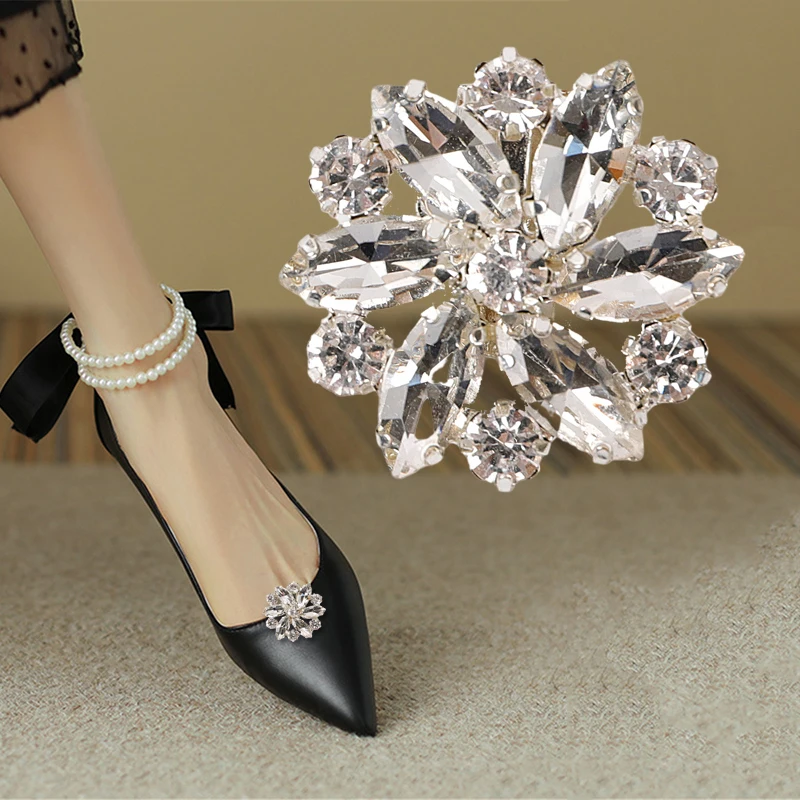2 Pcs Metal Shoe Buckle Flower Rhinestone Shoe Clips Classic Women Shoe Embellishment for Wedding Party Pumps DIY Accessories
2 Pcs Metal Shoe Buckle Flower Rhinestone Shoe Clips Classic Women Shoe Embellishment for Wedding Party Pumps DIY Accessories