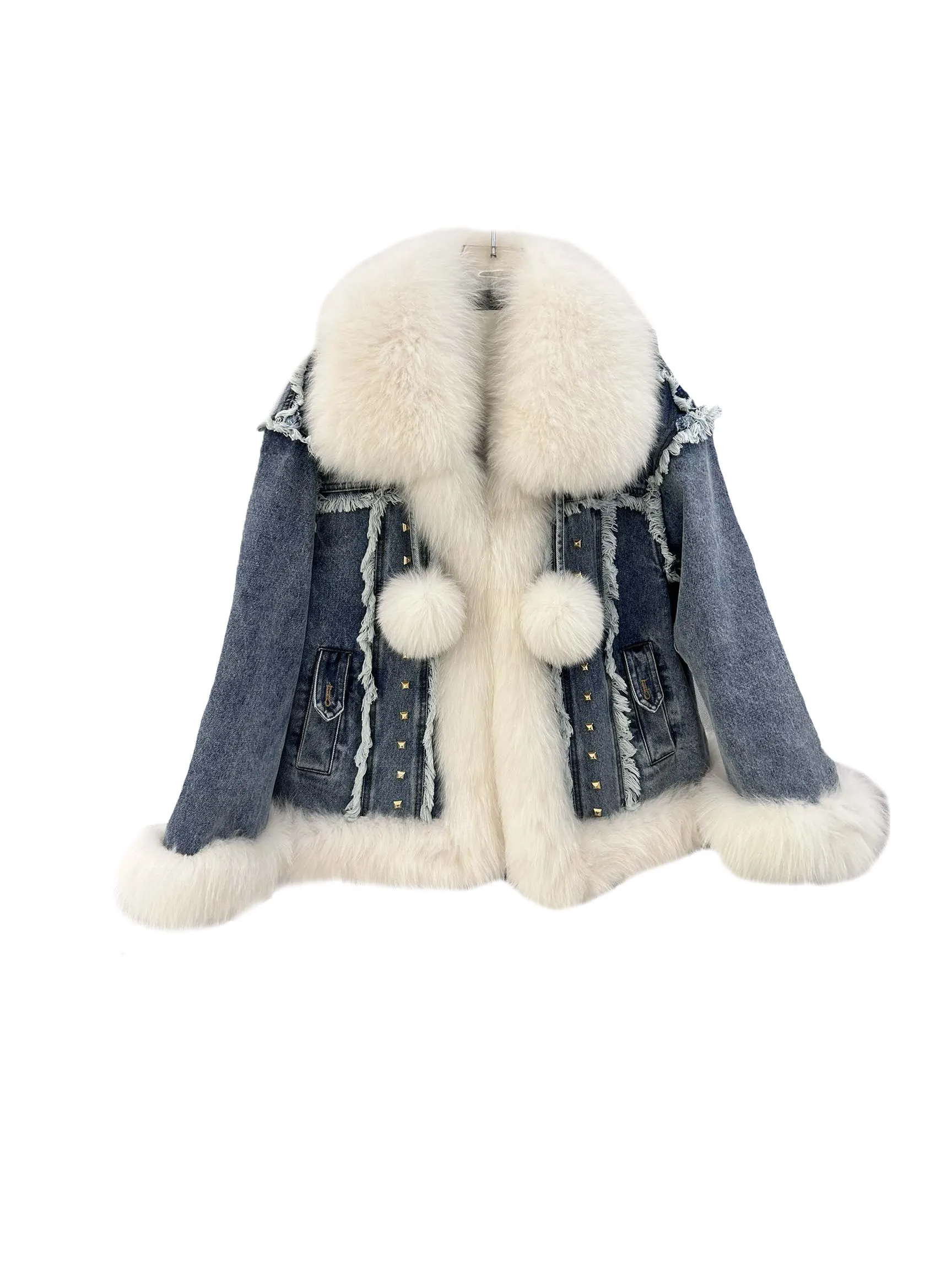 Denim jacket lapel short loose version splicing fur collar design warm and comfortable 2023 winter new 1213
Denim jacket lapel short loose version splicing fur collar design warm and comfortable 2023 winter new 1213
