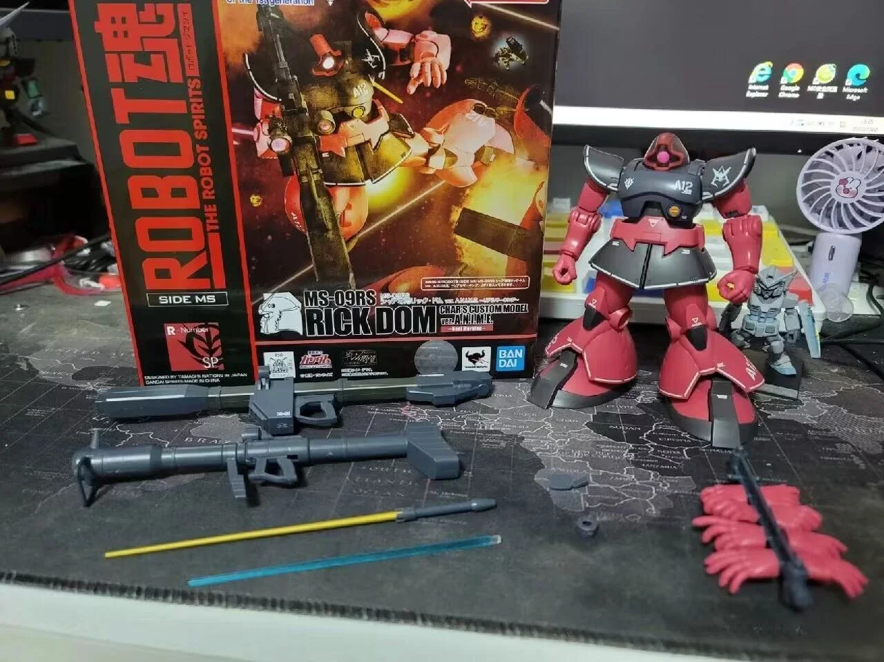 Bandai оригинальный робот душа Gundam модель комплект Рик дом чар Aznable на заказ 1/100 аниме экшн-фигурка модель игрушка подарок для мальчиков
Bandai оригинальный робот душа Gundam модель комплект Рик дом чар Aznable на заказ 1/100 аниме экшн-фигурка модель игрушка подарок для мальчиков