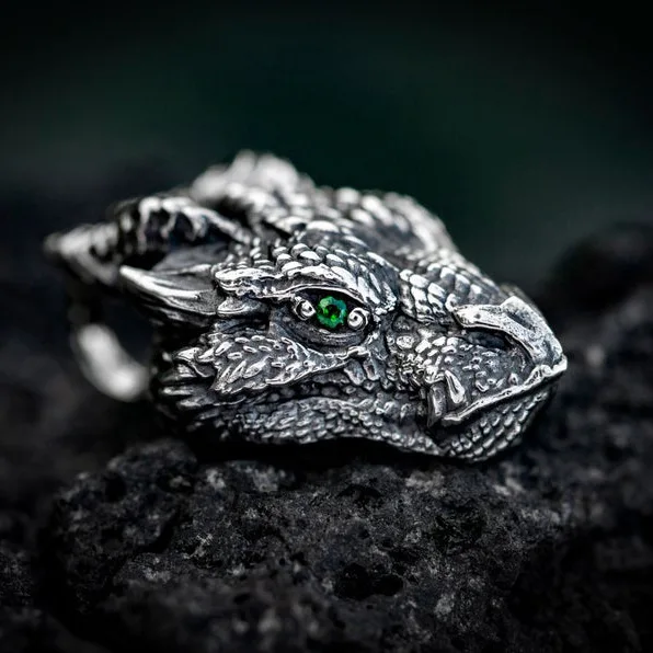 Personality Green Eye Dragon Pendant Necklace for Motorcycle Party Men Women's Metal Long Chain Necklace Hip Hop Jewelry
Personality Green Eye Dragon Pendant Necklace for Motorcycle Party Men Women's Metal Long Chain Necklace Hip Hop Jewelry
