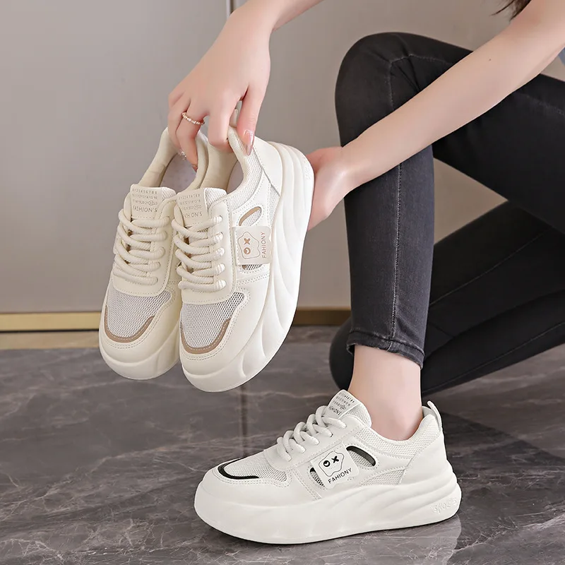 Кроссовки женские универсальные с круглым носком, повседневные туфли на платформе, криперы на плоской подошве, лето-осень 2024
Кроссовки женские универсальные с круглым носком, повседневные туфли на платформе, криперы на плоской подошве, лето-осень 2024