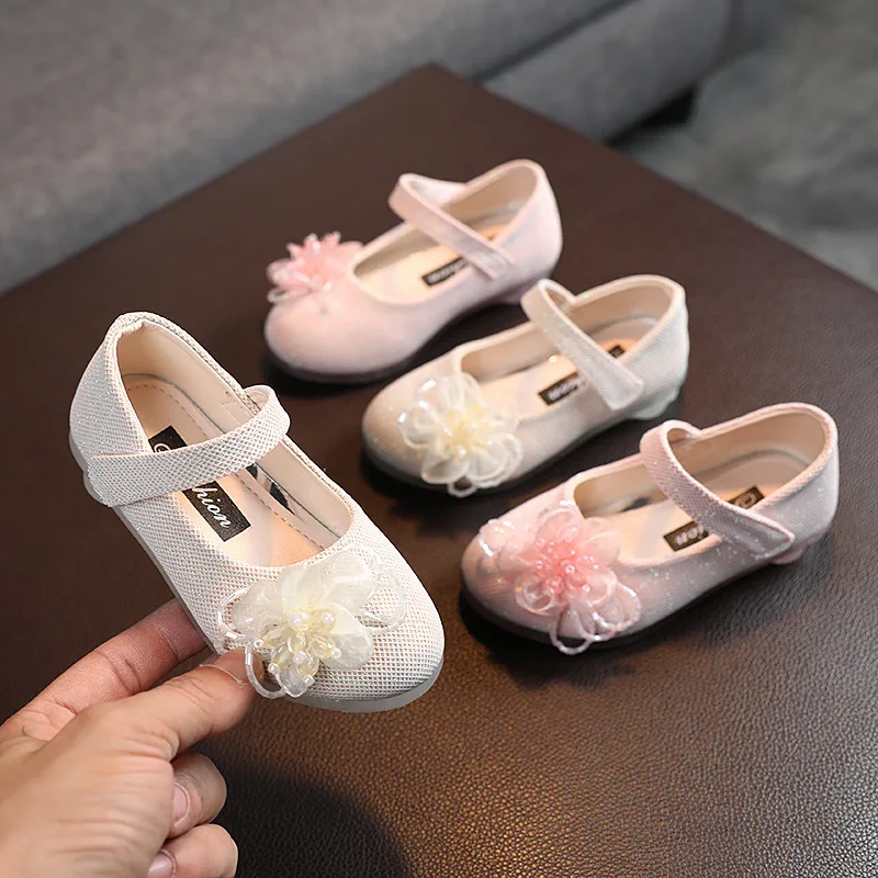 Girls' Spring Autumn Fashion Pearl Tassel Flower Shallow Mouth Princess Shoes Children's Mesh Breathable Low Heel Dance Shoes
Girls' Spring Autumn Fashion Pearl Tassel Flower Shallow Mouth Princess Shoes Children's Mesh Breathable Low Heel Dance Shoes
