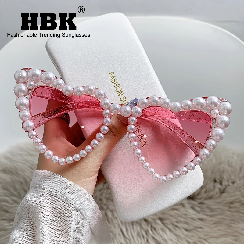 HBK Heart-Shaped Women Sunglasses Fashion Pearl Oversize Frame Sun Glasses Trending Female Cat Eye Glasses Beach Shades UV400
HBK Heart-Shaped Women Sunglasses Fashion Pearl Oversize Frame Sun Glasses Trending Female Cat Eye Glasses Beach Shades UV400