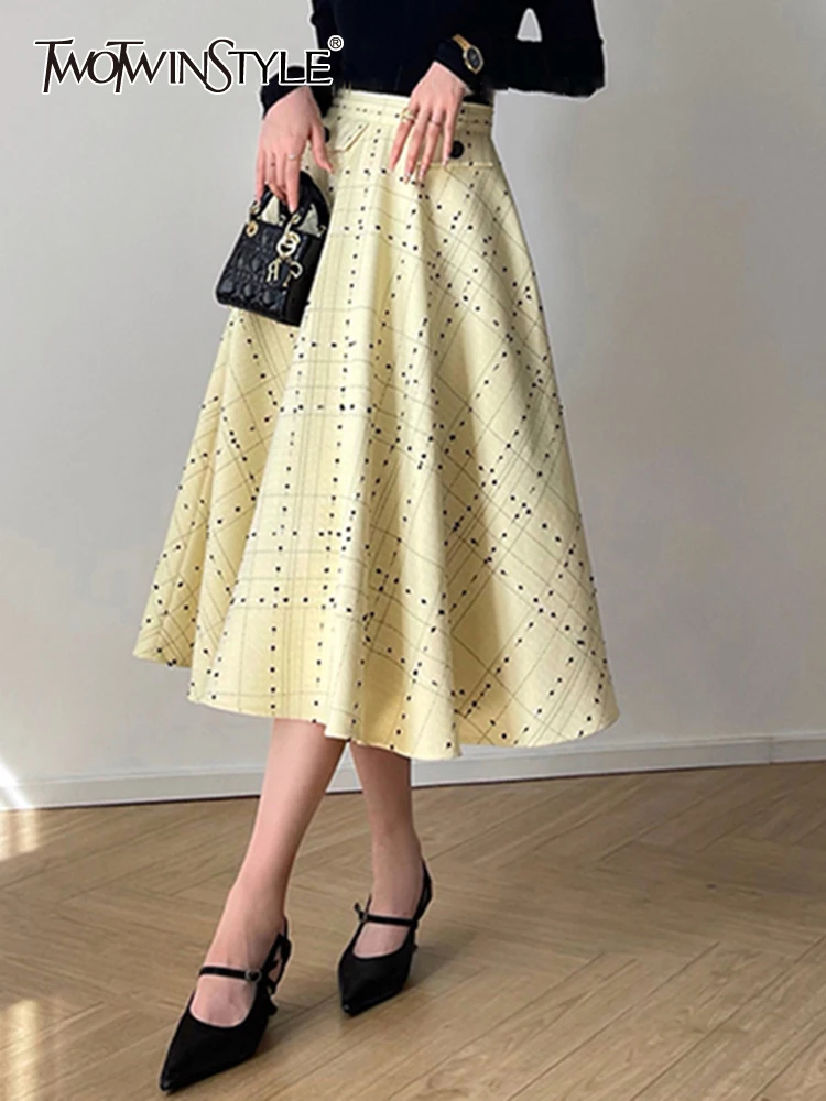 TWOTWINSTYLE Autumn Fashion Dots Long Skirts For Women High Waist Temperament Elegant Midi Skirt Female Clothing Style New 2022
TWOTWINSTYLE Autumn Fashion Dots Long Skirts For Women High Waist Temperament Elegant Midi Skirt Female Clothing Style New 2022