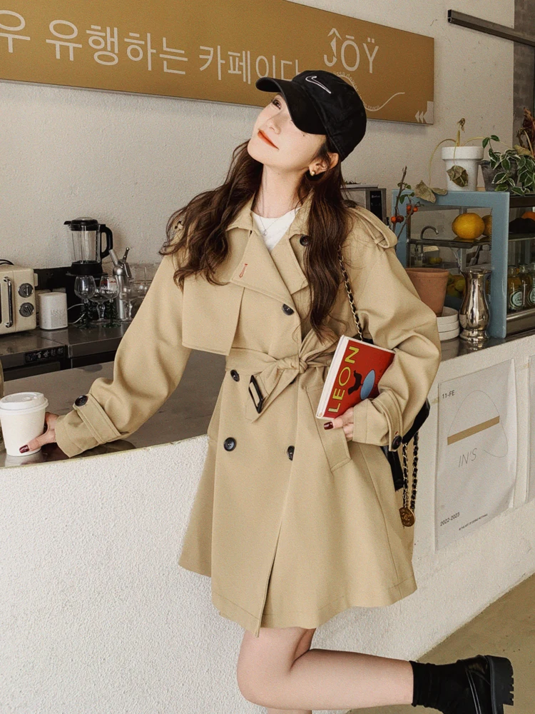 Brand New Korean Style Loose Double Breasted Short Women Trench Coat Khaki Notched Collar Lady Duster Coat Spring Autumn
Brand New Korean Style Loose Double Breasted Short Women Trench Coat Khaki Notched Collar Lady Duster Coat Spring Autumn