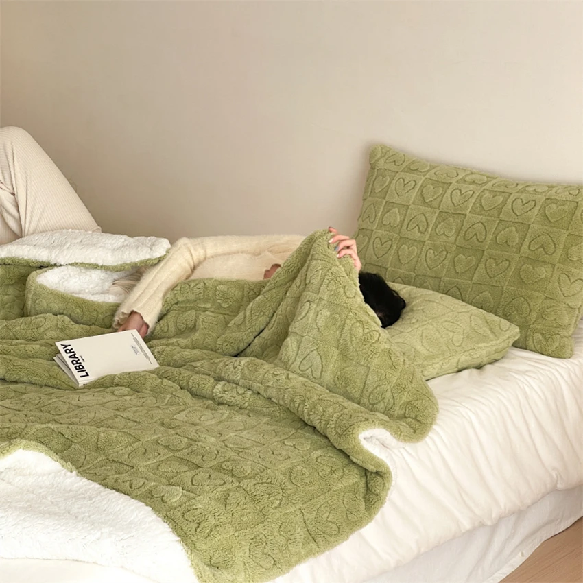 

Korean Style Autumn and Winter Solid Color Love Jacquard Blanket Thickened Double Lamb Fleece Warm Office Nap Blanket