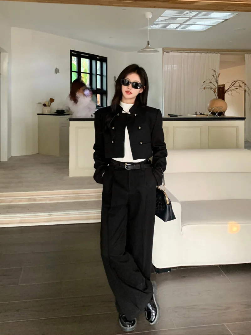 Winter Cotton Thickened 2-piece Retro Stand Collar Double-breasted Short Tweed Jacket Elegant Simple Straight Trousers Suit New
Winter Cotton Thickened 2-piece Retro Stand Collar Double-breasted Short Tweed Jacket Elegant Simple Straight Trousers Suit New