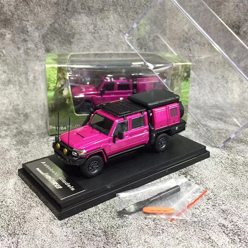 Автопикап autobot модели 1:64 Land Cruiser LC79 J70 литой под давлением фиолетового цвета
Автопикап autobot модели 1:64 Land Cruiser LC79 J70 литой под давлением фиолетового цвета
