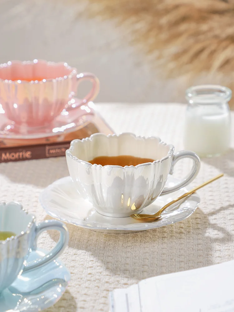 

Лепестковая кофейная чашка, керамическая чашка для эспрессо и блюдце, чашка для послеобеденного чая, молока, кофе, чашка для чая, искусственная ложка, подарок, Ins
