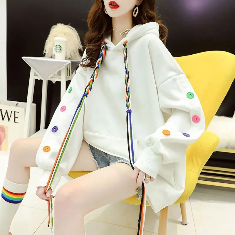 Autumn and winter tie-in velvet thickened hoodie button red Korean version of loose casual sweater woman black
Autumn and winter tie-in velvet thickened hoodie button red Korean version of loose casual sweater woman black