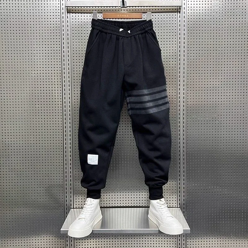2024 Fall/Winter Sweatpants Men's Four Bars Loose Leg Pants Casual Pants Youth Versatile Internet Celebrity Casual Sweatpants
2024 Fall/Winter Sweatpants Men's Four Bars Loose Leg Pants Casual Pants Youth Versatile Internet Celebrity Casual Sweatpants