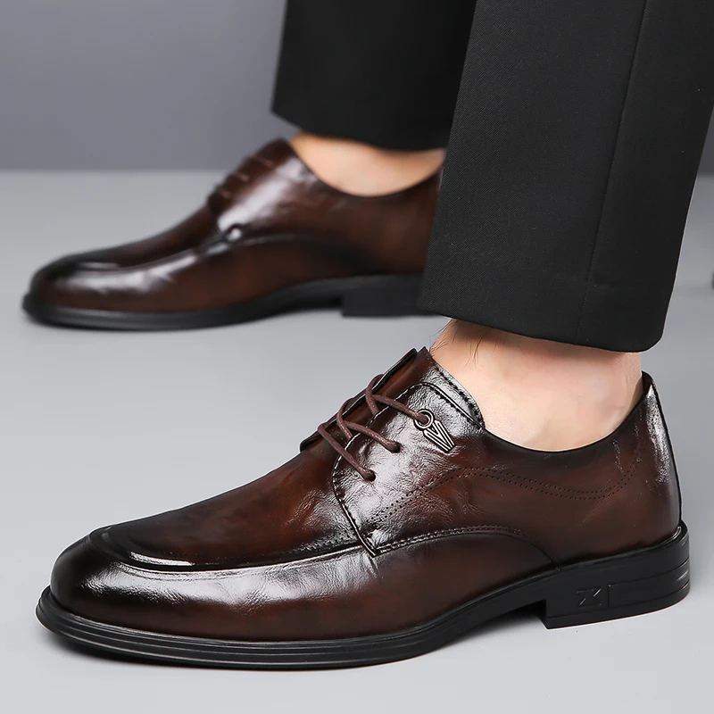 British Men's Shoe Trend Genuine Leather Casual Tip 2023 Spring and Autumn New Men's Business Dress Leather Shoes for Men
British Men's Shoe Trend Genuine Leather Casual Tip 2023 Spring and Autumn New Men's Business Dress Leather Shoes for Men