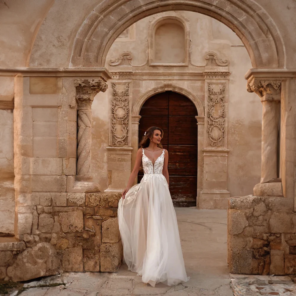Spaghetti Straps V-neck Appliques Lace Wedding Dress Elegant Court Illusion A-line Sweep Court Wedding Gown for Women vestidos
Spaghetti Straps V-neck Appliques Lace Wedding Dress Elegant Court Illusion A-line Sweep Court Wedding Gown for Women vestidos