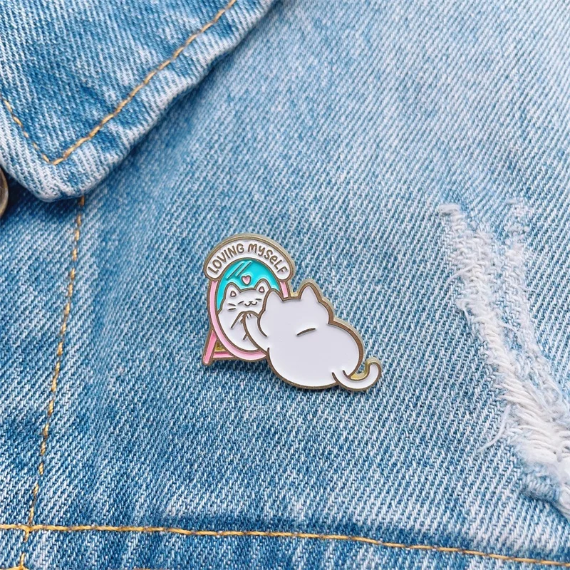Cartoon Lovely Golden Cat Enamel Brooch Animal Kitten Back Mirror Letters Alloy Pins Badge Sweet Women Jewelry Gift For Kid
Cartoon Lovely Golden Cat Enamel Brooch Animal Kitten Back Mirror Letters Alloy Pins Badge Sweet Women Jewelry Gift For Kid