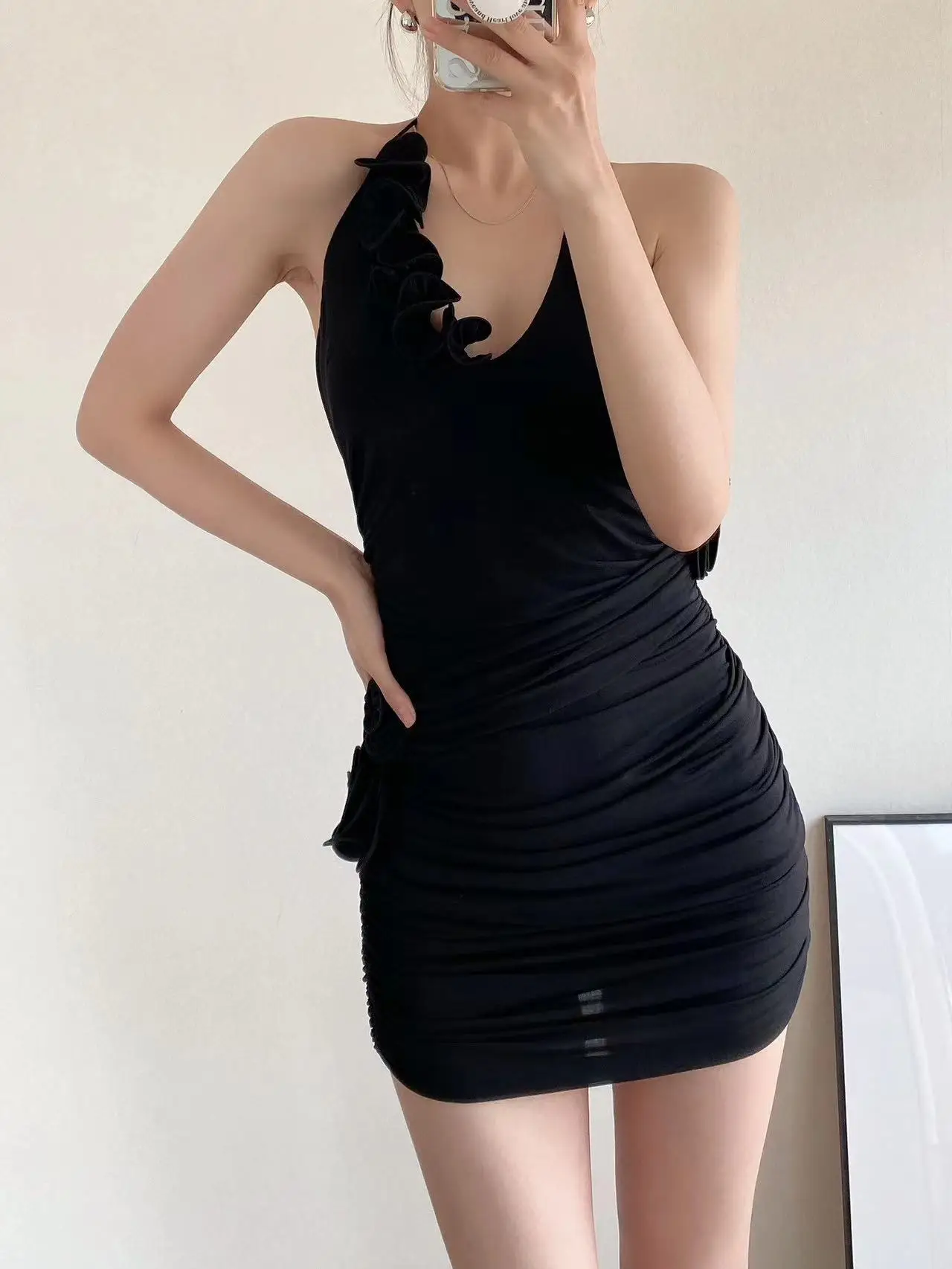 2023 New Fashion Runway Summer Women's Dress Elegant Retro Sleeveless Slim Appliques Black V-Neck Backless Mini Sexy Dresses
2023 New Fashion Runway Summer Women's Dress Elegant Retro Sleeveless Slim Appliques Black V-Neck Backless Mini Sexy Dresses