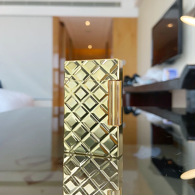 New Memorial Metal Drawing Vertical Stripes Luxury Tobacco Lighters Ping Sound Natural Lacquer Cigarette Smoking Butane Lighters
New Memorial Metal Drawing Vertical Stripes Luxury Tobacco Lighters Ping Sound Natural Lacquer Cigarette Smoking Butane Lighters