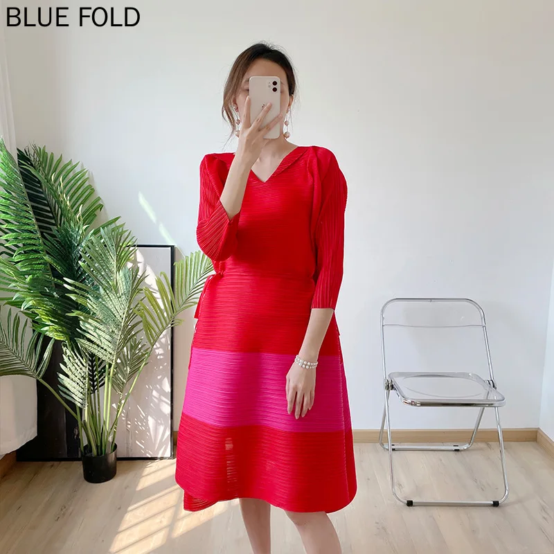 Miyake-Pleated Color Matching Dress, V-neck, Three-Quarter Sleeve, Loose, Large Size, Show Thin PLEATS, Robe, Summer, New
Miyake-Pleated Color Matching Dress, V-neck, Three-Quarter Sleeve, Loose, Large Size, Show Thin PLEATS, Robe, Summer, New