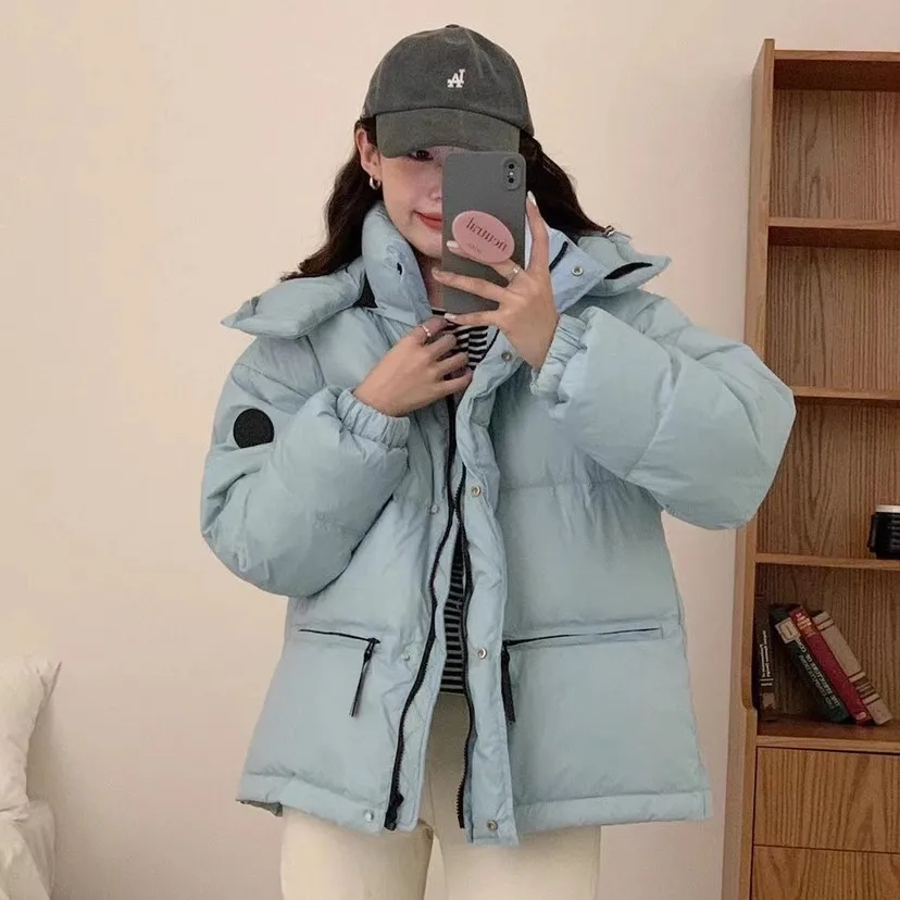 2024 Winter New Puffer Jacket Women White Duck Down Coat Pocket Zipper Detachable Hat Parkas Candy Color Warm Windproof Outwear
2024 Winter New Puffer Jacket Women White Duck Down Coat Pocket Zipper Detachable Hat Parkas Candy Color Warm Windproof Outwear