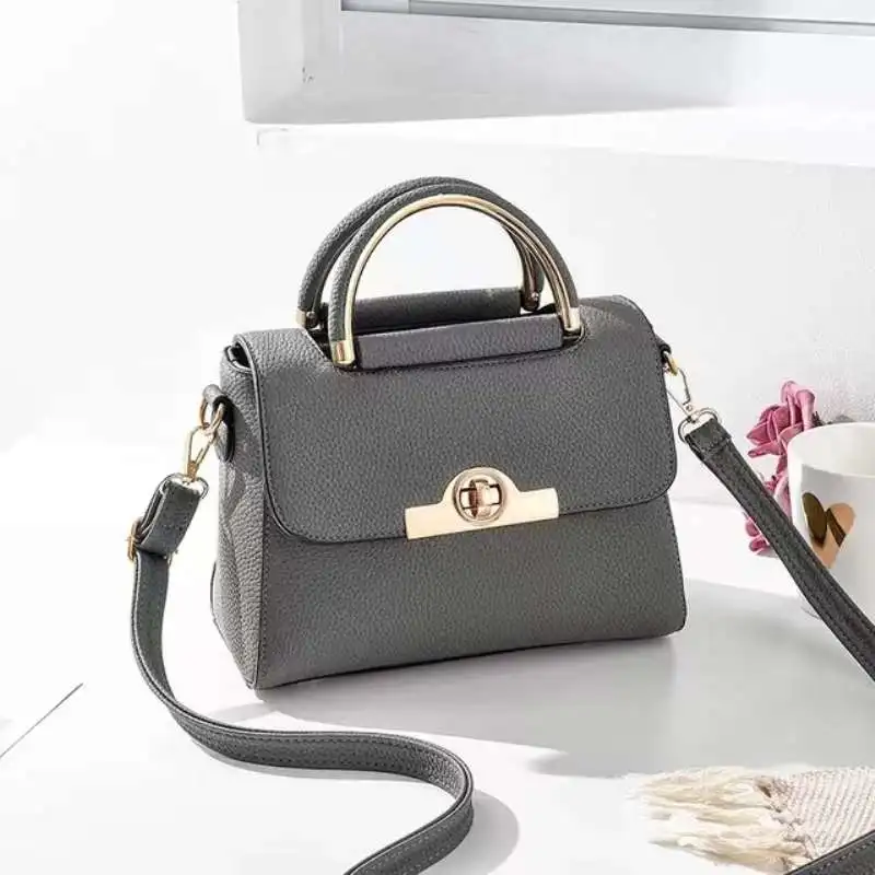 Autumn and winter genuine leather texture small bag new fashion portable simple versatile shoulder crossbody bag
Autumn and winter genuine leather texture small bag new fashion portable simple versatile shoulder crossbody bag