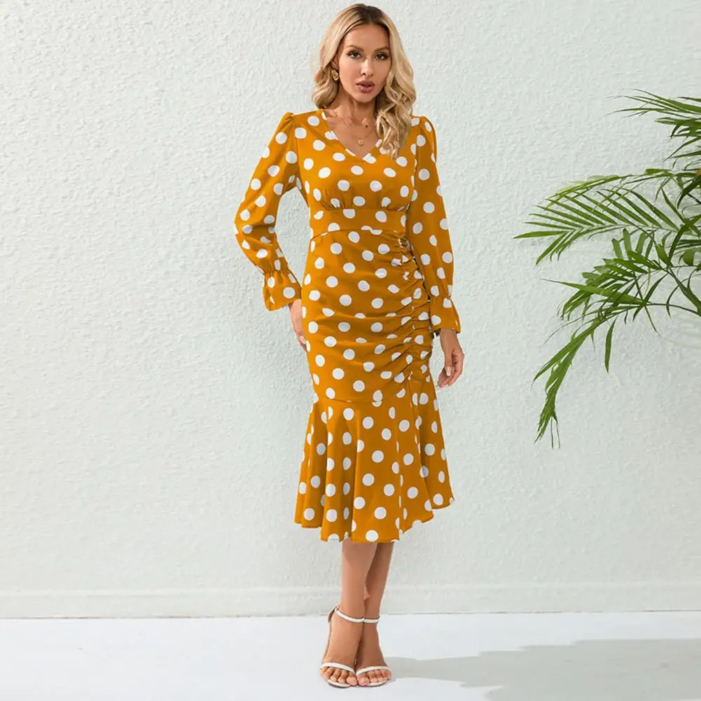 Dot Print Fishtail Dress Elegant Dot Print V Neck Fishtail Midi Dress with Pleated Patchwork Slim Fit Waist for Women Slim Fit
Dot Print Fishtail Dress Elegant Dot Print V Neck Fishtail Midi Dress with Pleated Patchwork Slim Fit Waist for Women Slim Fit