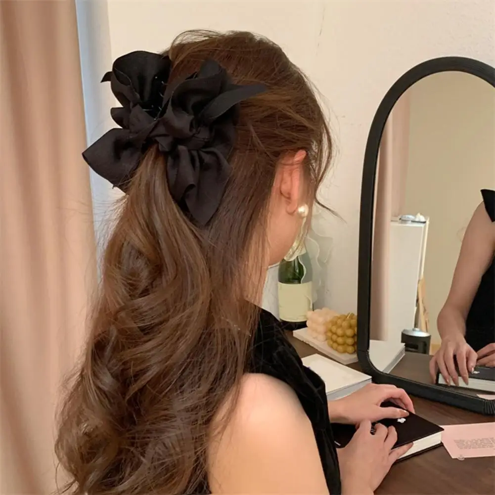 Retro Hair Claw Sweet Girl Hair Accessories Retro Braid Clip with Anti-slip Knot Big Fabric Bow for Ponytail Lady Hair Clamp
Retro Hair Claw Sweet Girl Hair Accessories Retro Braid Clip with Anti-slip Knot Big Fabric Bow for Ponytail Lady Hair Clamp