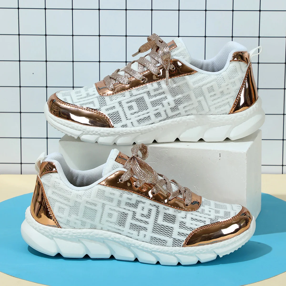 Женские сетчатые кроссовки, повседневная мягкая обувь на плоской подошве в Корейском стиле, женская обувь для бега с вулканизированной подошвой, 2024
Женские сетчатые кроссовки, повседневная мягкая обувь на плоской подошве в Корейском стиле, женская обувь для бега с вулканизированной подошвой, 2024