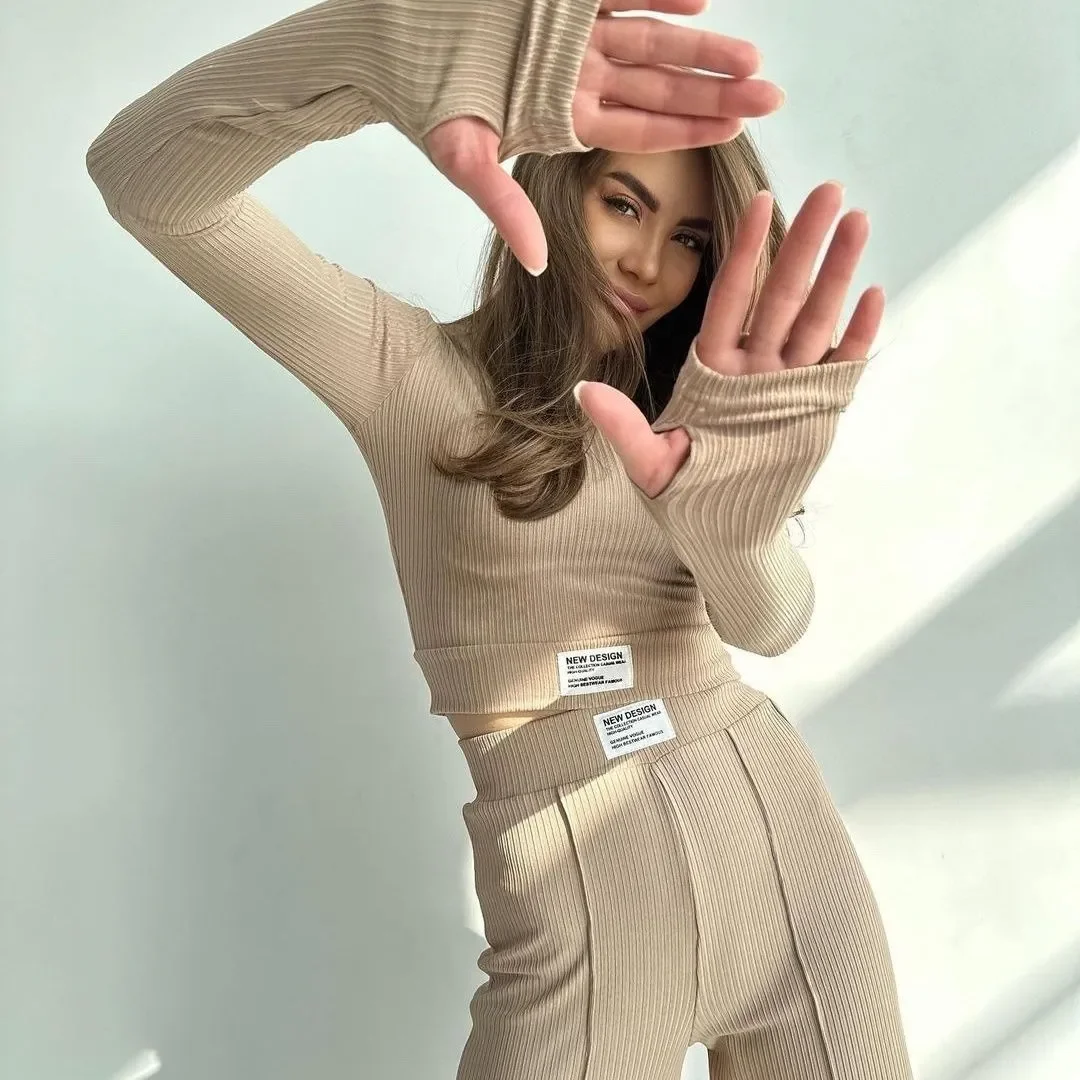 Line Patchwork Casual Jogger Street Two Piece Set Women Autumn Stand Collar Long Sleeve Zipper Crop Top Elastic High Waist Pants
Line Patchwork Casual Jogger Street Two Piece Set Women Autumn Stand Collar Long Sleeve Zipper Crop Top Elastic High Waist Pants