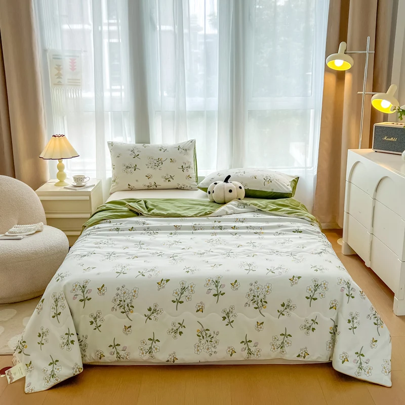 Summer Quilt Floral Style Duvets Single/Queen Size Comforter Thin Duvets Skin-friendly Bedspread edredones (No Pillowcase) Summer Quilt Floral Style Duvets Single/Queen Size Comforter Thin Duvets Skin-friendly Bedspread edredones (No Pillowcase)