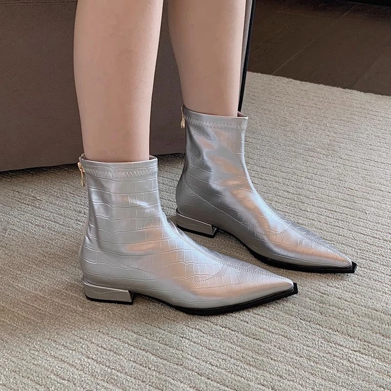 Женские ботинки, демисезонные ботильоны, модные женские Серебристые короткие ботинки на молнии, женские байкерские ботинки на низком каблуке, женская обувь
Женские ботинки, демисезонные ботильоны, модные женские Серебристые короткие ботинки на молнии, женские байкерские ботинки на низком каблуке, женская обувь