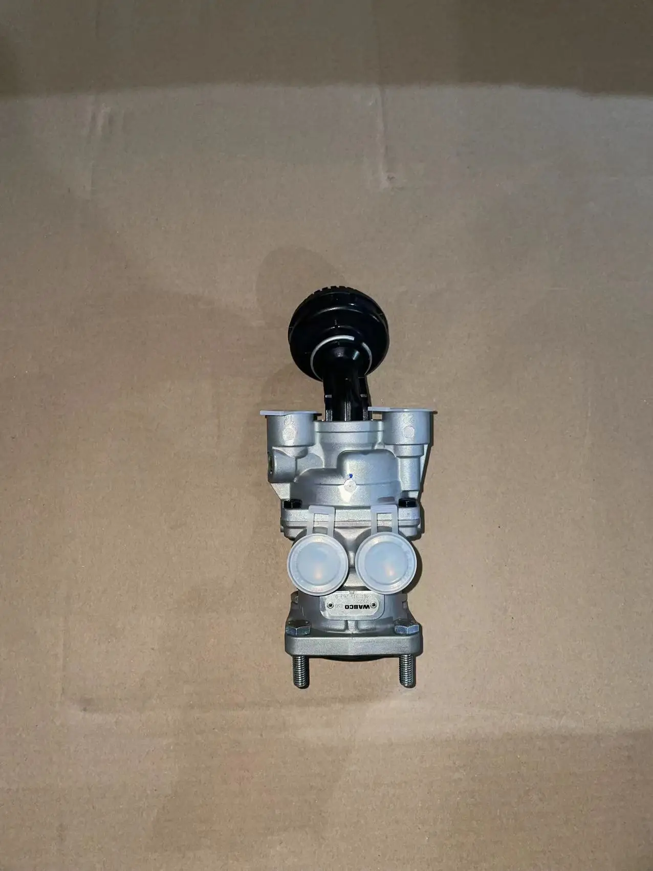 4613152630 Foot Brake Valve KAMAZ 5490 54901 6580 V-OLVO S-CANIA D-AF European truck Parts
4613152630 Foot Brake Valve KAMAZ 5490 54901 6580 V-OLVO S-CANIA D-AF European truck Parts