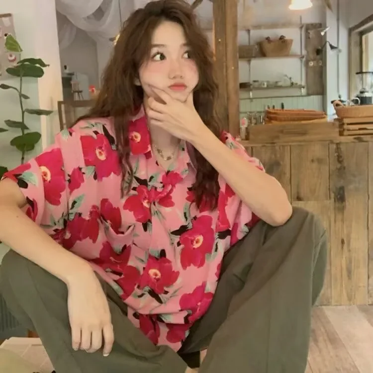 Summer Streetwear Pocket Blouse Women Vintage Flower Printed Short Sleeved Shirt Fashion Casual Oversized Tops Blusas De Mujer
Summer Streetwear Pocket Blouse Women Vintage Flower Printed Short Sleeved Shirt Fashion Casual Oversized Tops Blusas De Mujer
